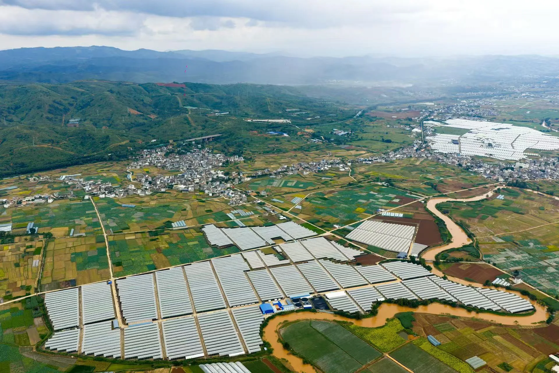 红河弥勒基地的高原河谷